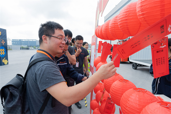 8119b4e793a89d9f2d99ee47e22b53a7