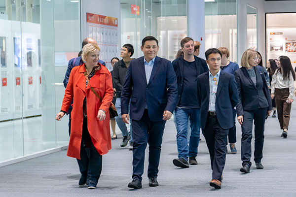 63c60b323a0103731d3dcd028a1d1217