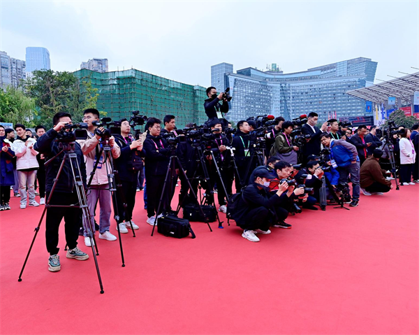 e2c327c2db3f386891c6fd8f6e91fb4d