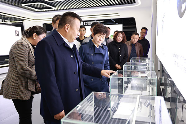 7cdd947a3303f4631d7f3c5730c155f2