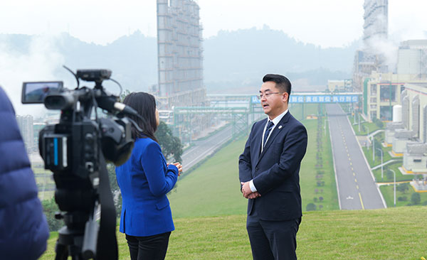 27af5ce0d9a84abc674f51d884688a08