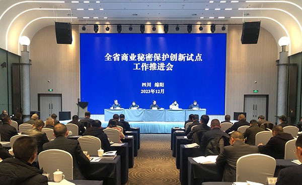 373e8605775360d3f17836d4098db19d