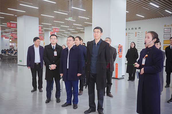 c1d869f4104c555930e85e7a55dc51a1