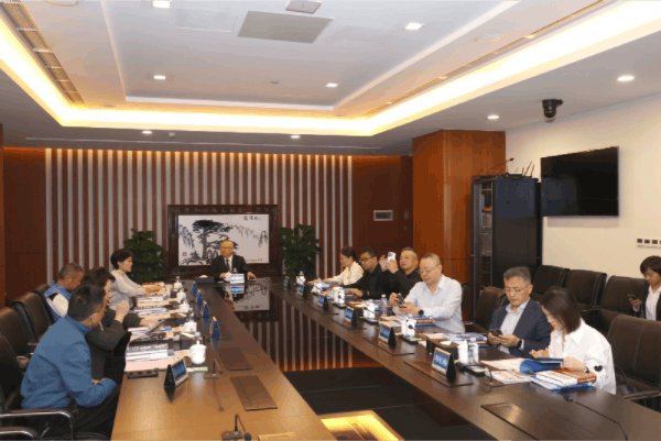 8999ff0a18af9e8568bff65906775e1c