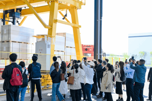 5e9dcee5b38fdcf93a0a4fd95b1f9d3b