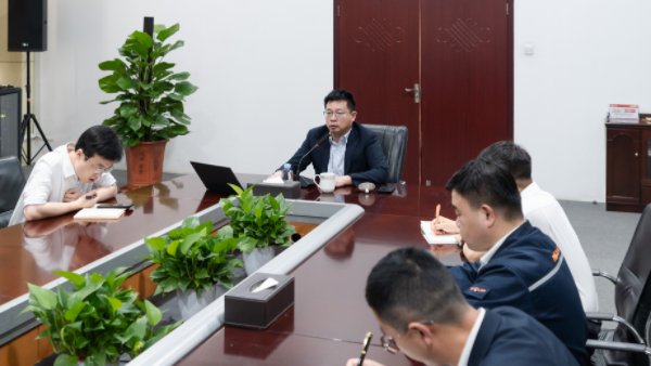 ef8e22161f85f74ab8afe4f7e83c19a4