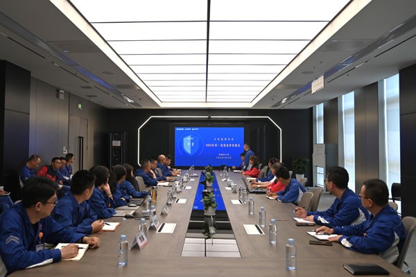 f92c1806a17f91d368b9c38ea5f69d5a