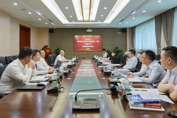 cea9f0fb002b69e839cf085452f02901