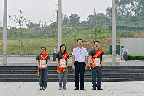 1f65f8402214327d59bc05cf28e4bb2b