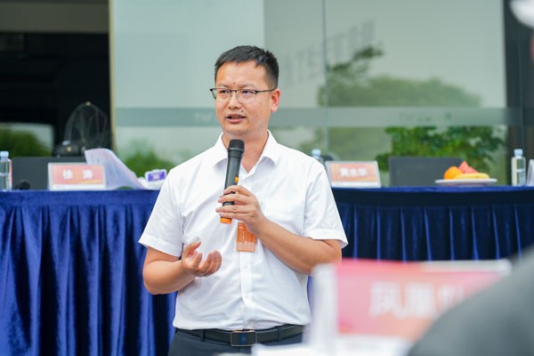 605b6cd0a69cf9d75cd06743d0550ebf