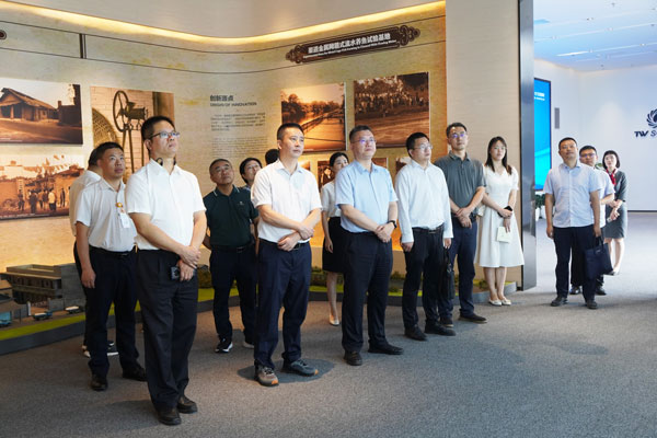 2ec17a94ba31f6c518f4c307bd1ad6d6