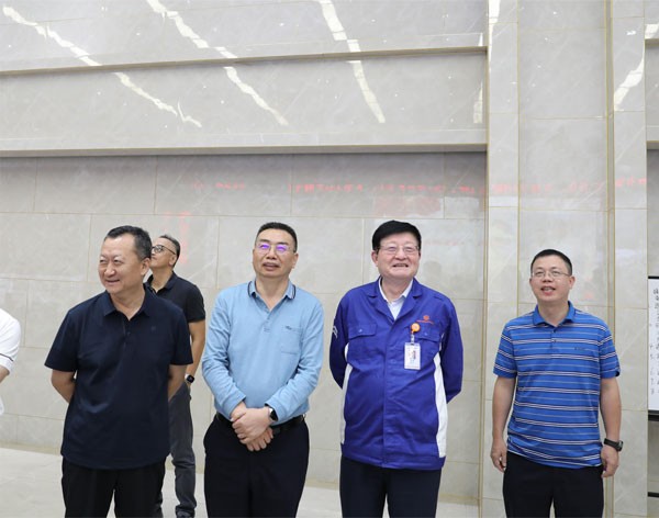 6c8dba1d604cacab561425417d2e8596