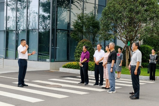 b63464aa6e447495bc011b85d4b97113