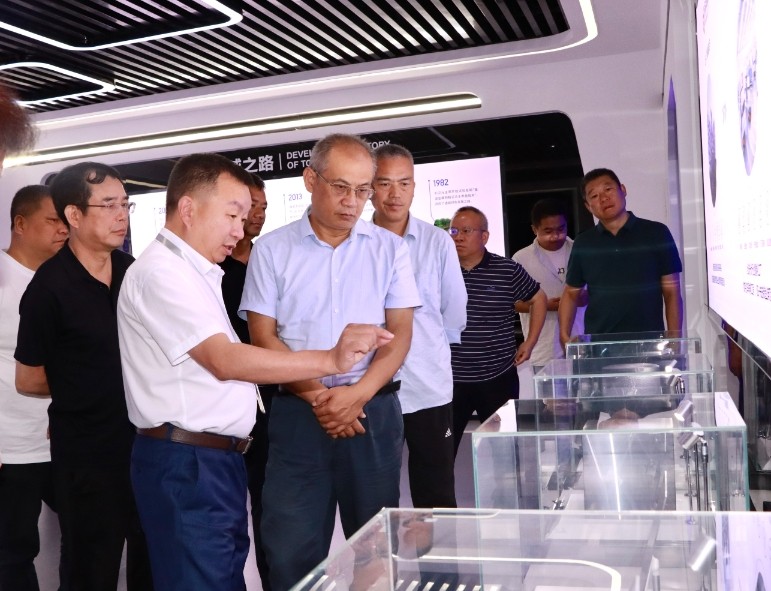 8da5bdc5af654dc24b38b6bf6f3bfaea