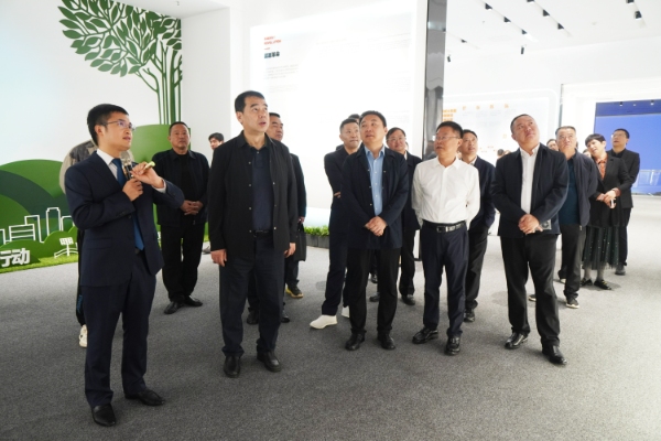 4b8315a2b6cb89ce4bba8a41aa315dfe