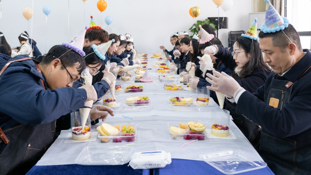 04b19f46e2f48747d358fad81756bca1