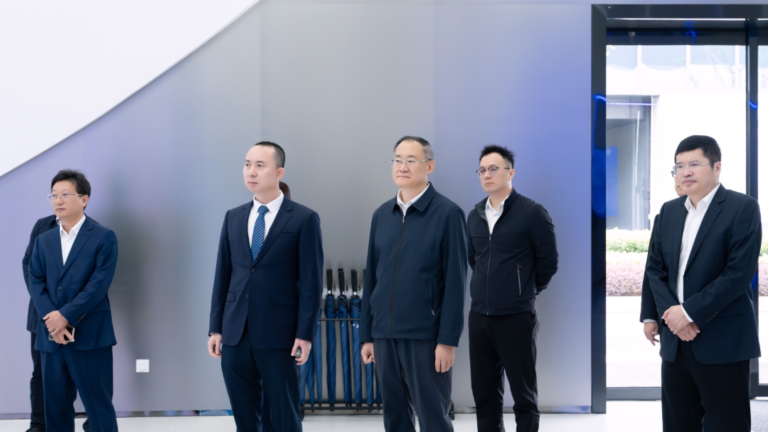 136b597cfed414f3836a60c66d9fd7ec